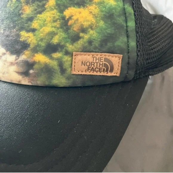 The North Face Lost River Trucker Hat - Picture 2 of 5